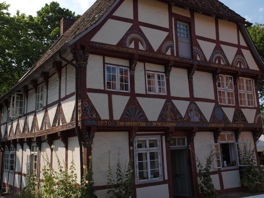 Klosterkrug Apartments Luneburg Exterior photo